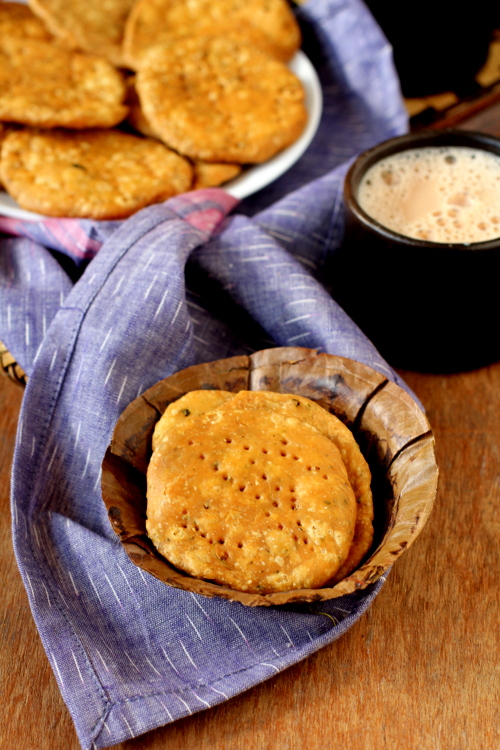 methi mathri