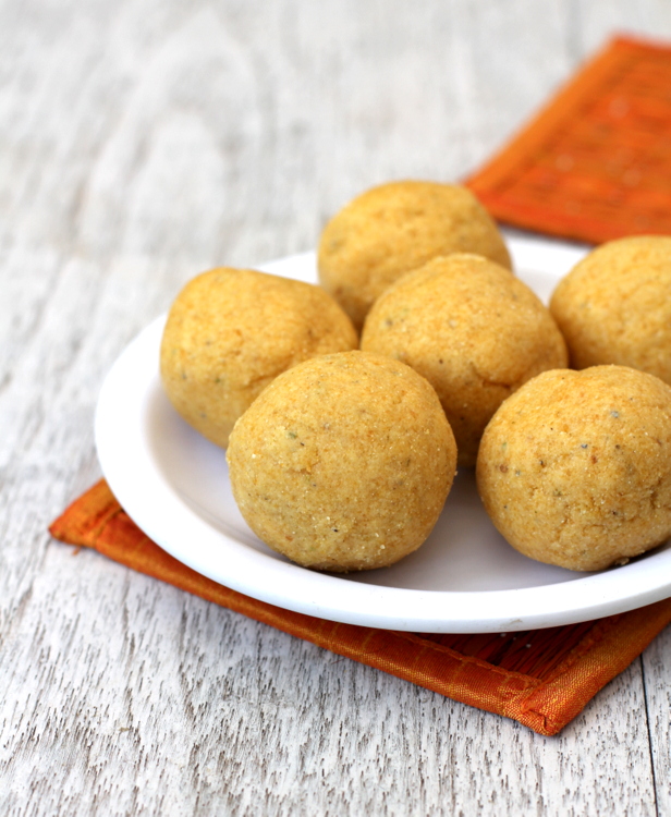 moong dal ladoo