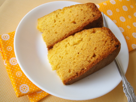 Pressure Cooker Eggless Mango Cake