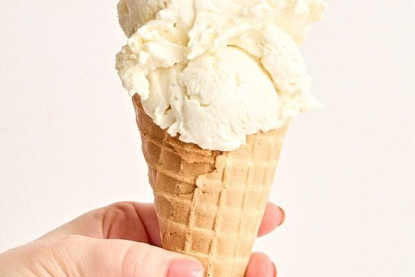 3-ingredient frozen yogurt pin image