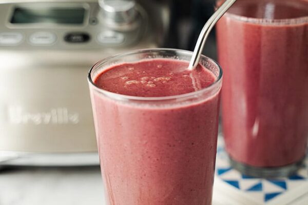 Beet, apple and spinach smoothies