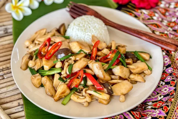Easy Thai Mushroom Stir-Fry Recipe (Pad Hed) Easy Thai Mushroom Stir-Fry Recipe (Pad Hed)
