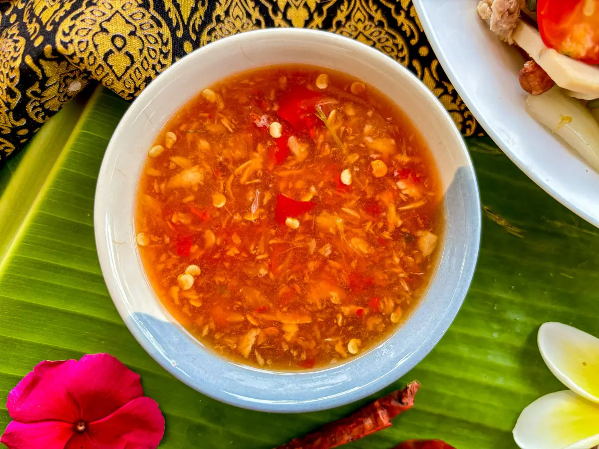 Easy Thai Salad Dressing Recipe (Nam Yum Sauce)
