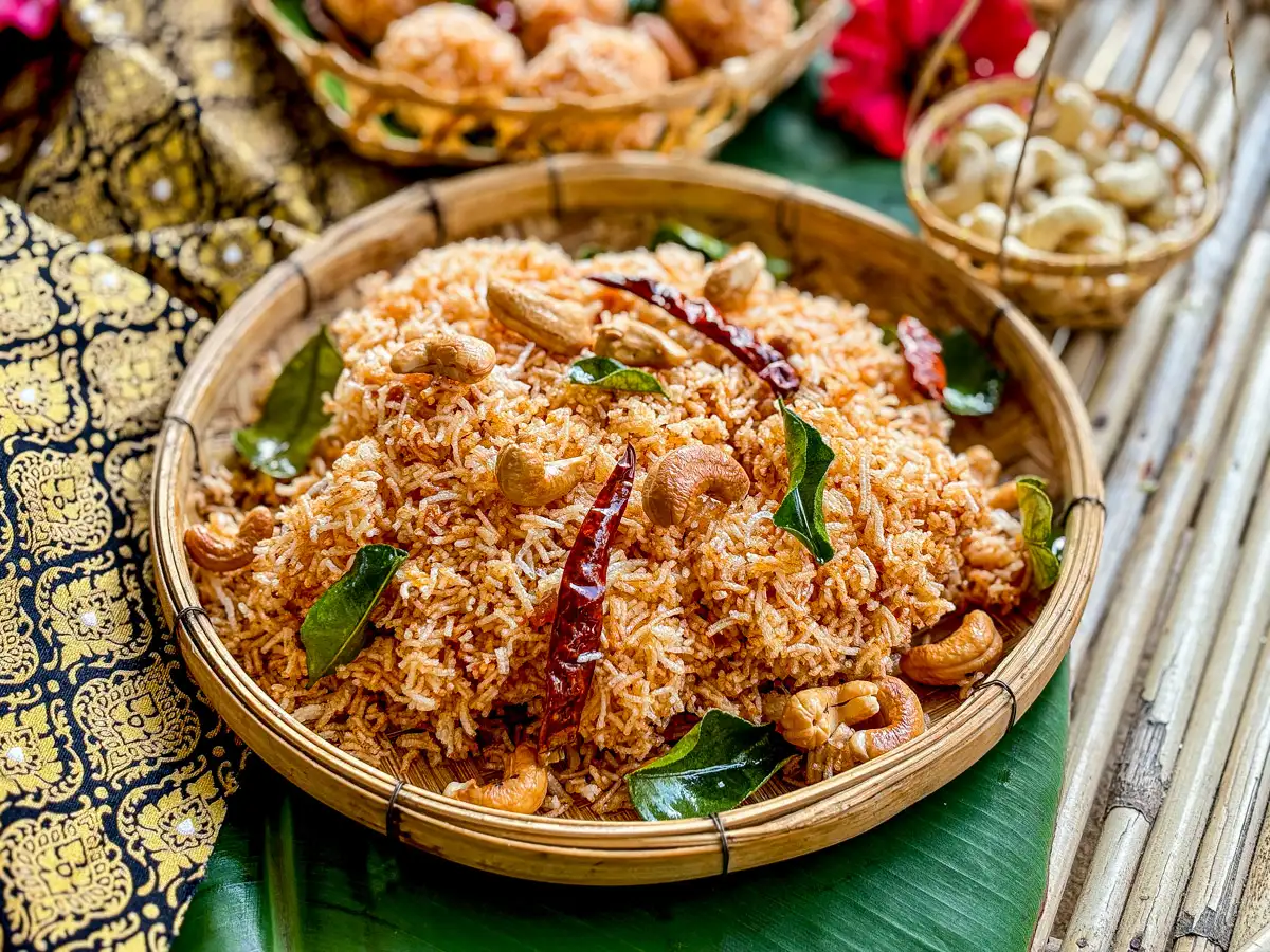 Mee Krob Recipe (Thai Crispy Fried Noodles)
