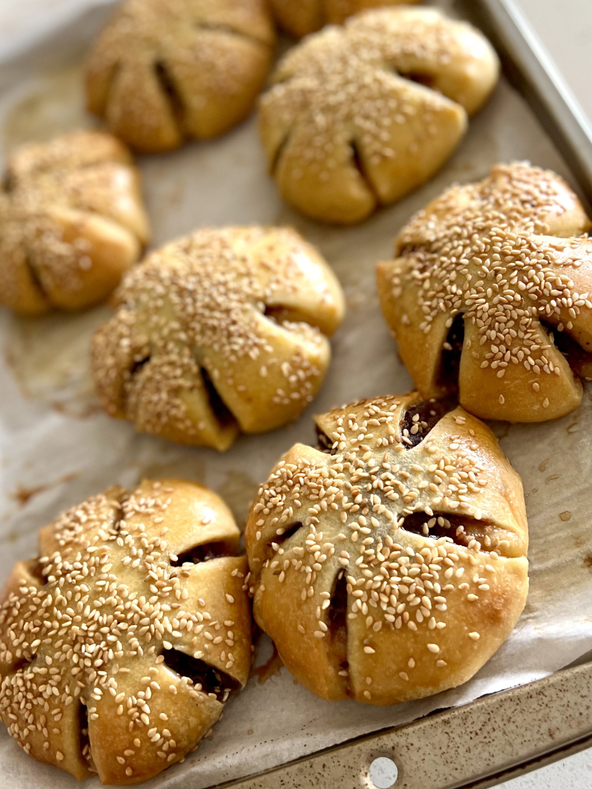 Semolina rolls with date - Taste of Beirut