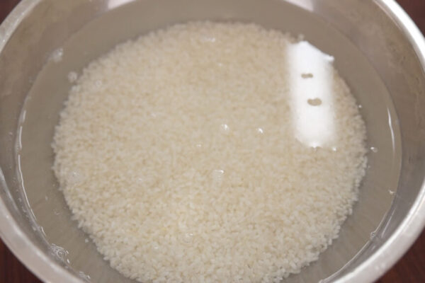 Soaking the Rice In Water