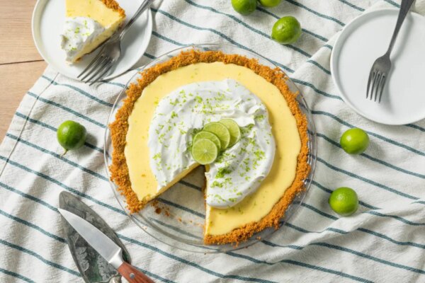 Swedish-Inspired Key Lime Pie with Gingersnap Crust Swedish-Inspired Key Lime Pie with Gingersnap Crust
