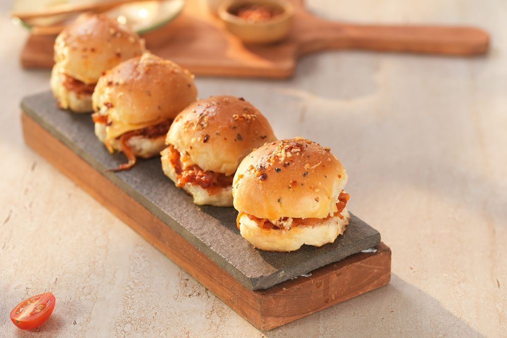 Cheesy Onion And Tomato Slider 1 Cheesy Onion And Tomato Slider