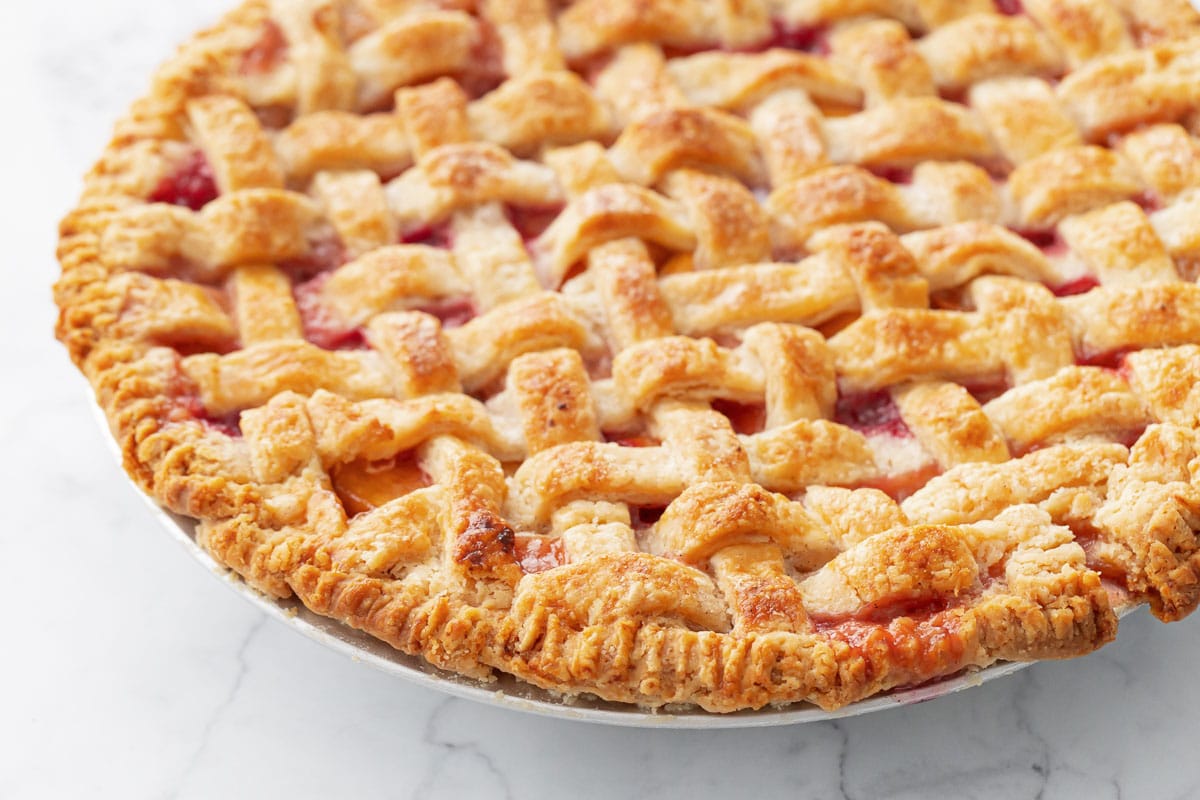 Fresh Peach Pie with Vanilla Bean
