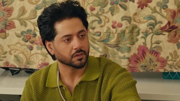 Imran Ashraf Packs a Punch in Enna Nu Rehna Sehna Ni Aaunda' Trailer f