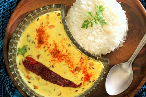 Love kadhi chawal? This spring onion kadhi will fix those rainy afternoon blues Love kadhi chawal? This spring onion kadhi will fix those rainy afternoon blues