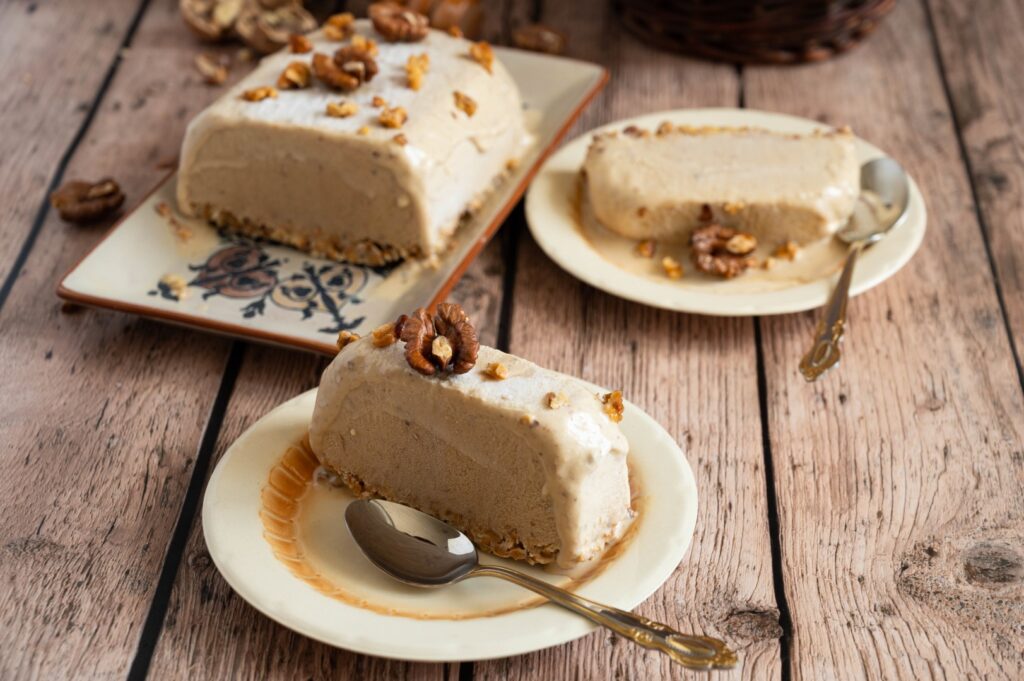 Semifreddo with walnuts - from the secrets of Chinese cuisine