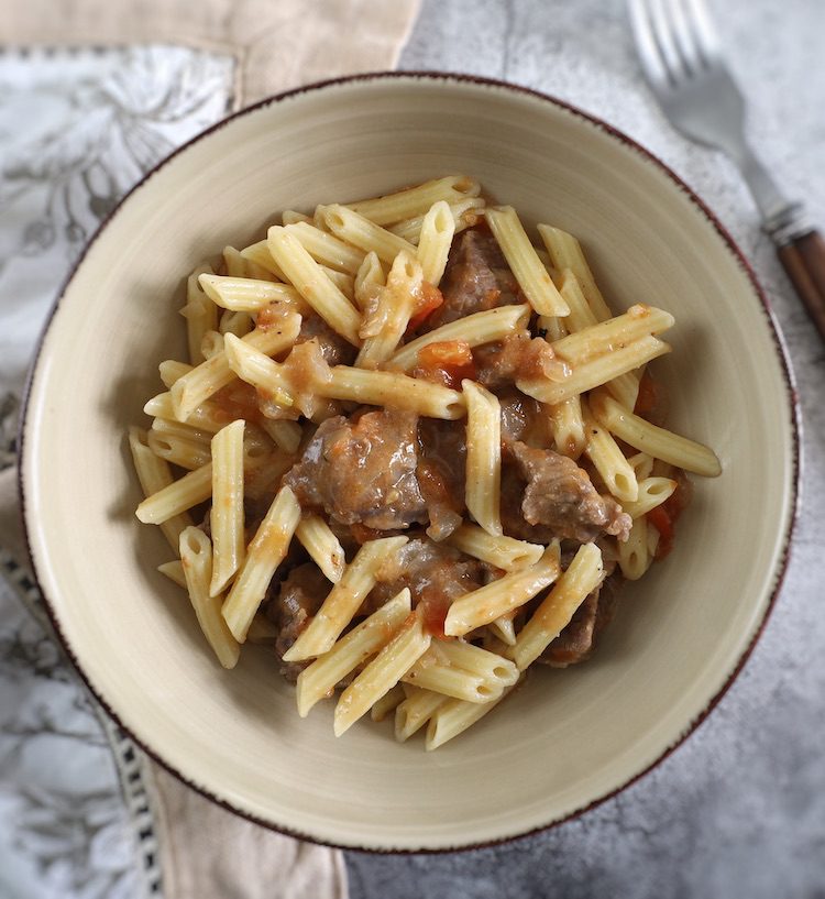 Easy Beef Stew with Penne Pasta Recipe 1 Easy beef stew with penne pasta in a dish bowl