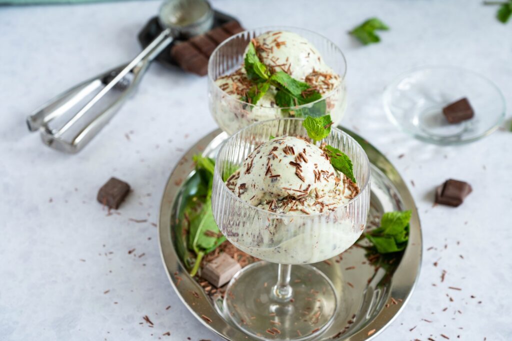Ice cream with mint and chocolate 4 Ice cream with mint and chocolate