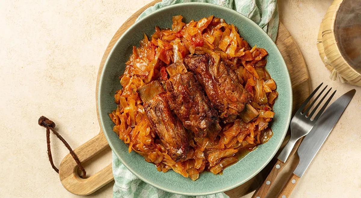 Pork stewed with sauerkraut, step-by-step recipe with images for 713 kcal 6 Pork stewed with sauerkraut, step-by-step recipe with photos for 713 kcal
